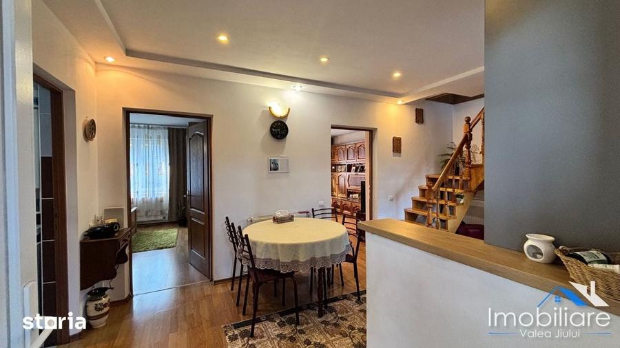 Casă cu 4 camere cu Teren 370 Mp în Central