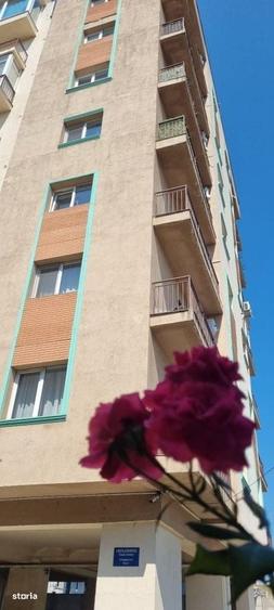 Apartament cu 2 camere decomandat în Berceni