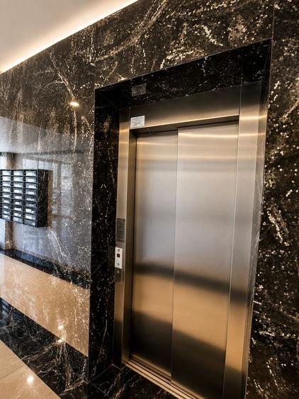 Apartament cu 2 camere semidecomandat, mobilat în Central