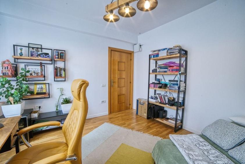 Casa complet mobilata 5 camere 3 bai curte generoasa - 18