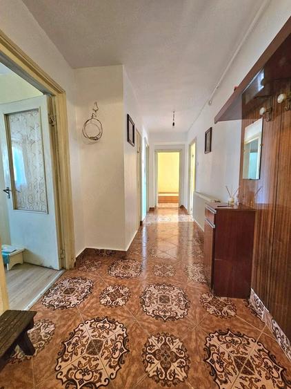 De vinzare apartament ,4 camere, 2 bai ,etj.2 - 10