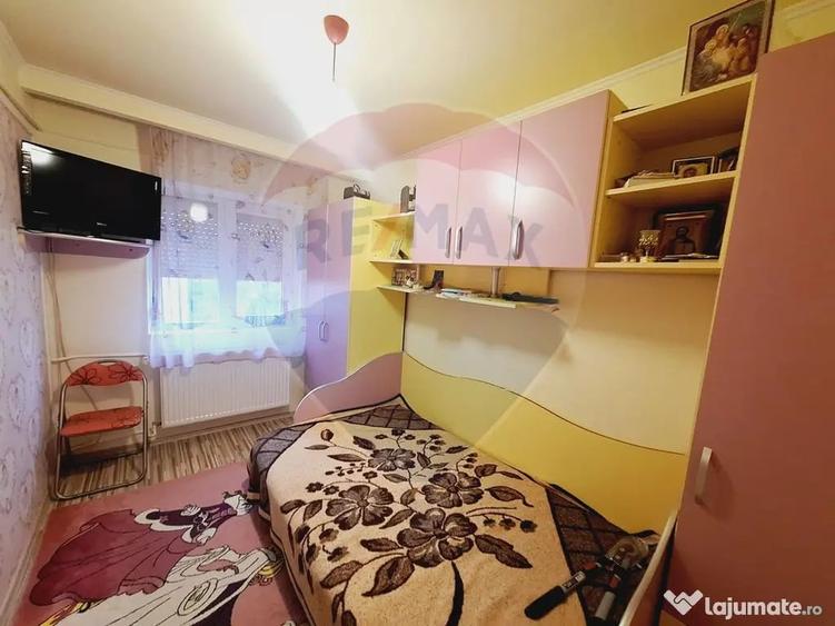 Apartament cu 3 camere decomandat în Nufărul