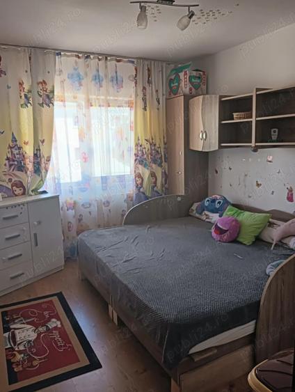 Vand apartament 3 camere in Babeni - 8