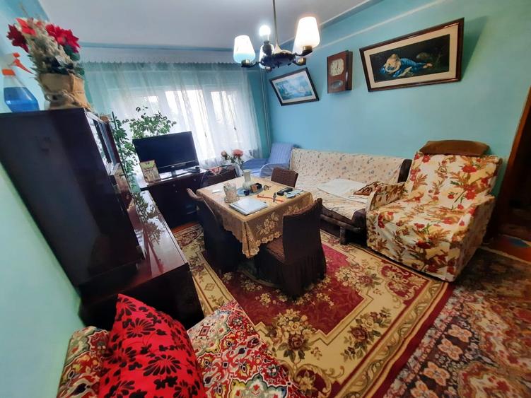 Apartament cu  3 camere, etaj 5/10, zona Podu Ros - 6