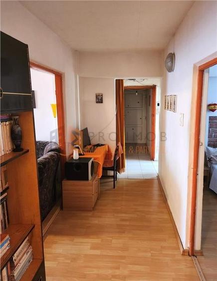 Apartament 4 camere decomandat  zona Unirii Sud - 9