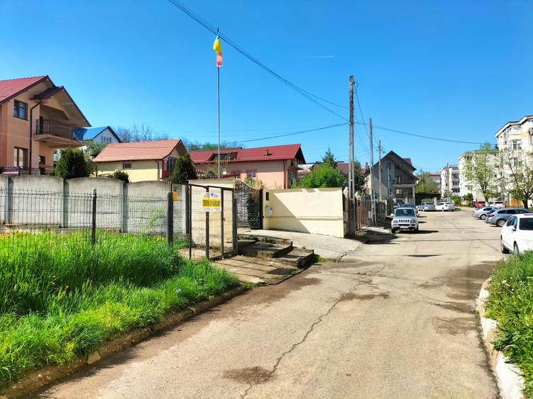 Teren central de vânzare, pentru casă sau afacere! - 3