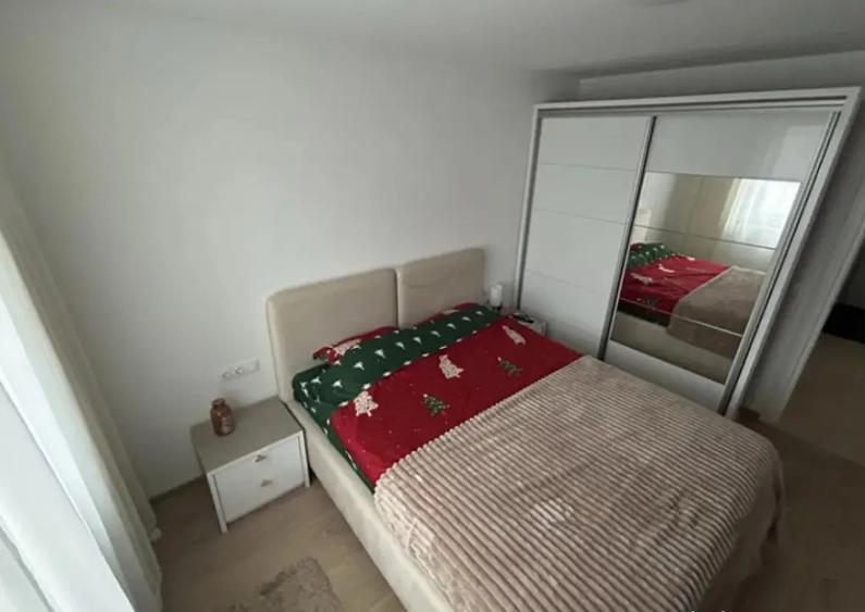 Apartament 3 camere, decomandat - zona Tractorul - 2