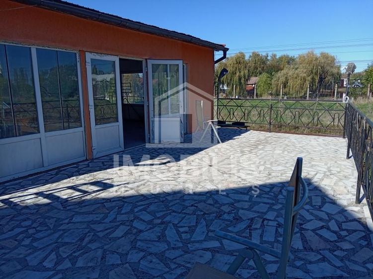 Casa cu 2 corpuri de cladire | zona 7 Noiembrie - 12