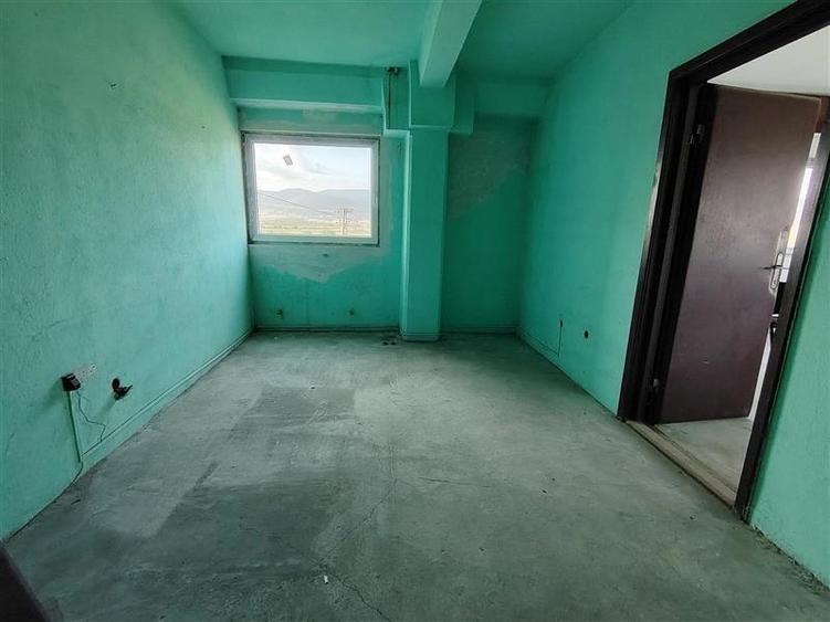 Spațiu industrial, de 800 mp, în Vest