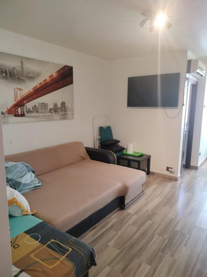 Dristor, garsoniera, 1 minut metrou, 300 euro, PET FRIENDLY, mobilata, utilata - 1