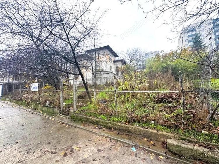 Casa in Slatina Str. Pitesti cu 1172 mp teren