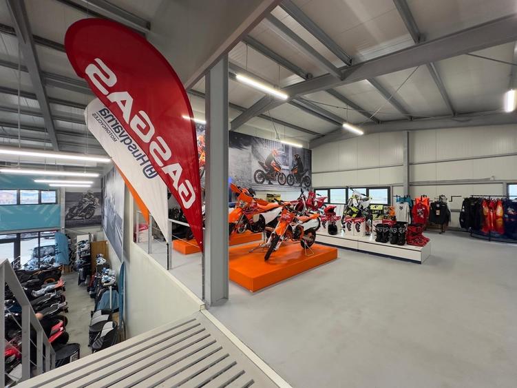 Spatiu 369mp, Rond Uricani, aproape de Metro - 8