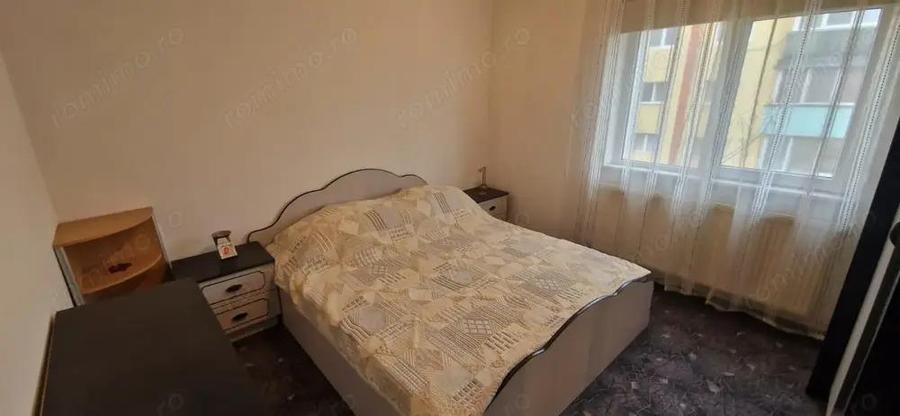 Vand apartament cu 4 camere Micro 4 - 3