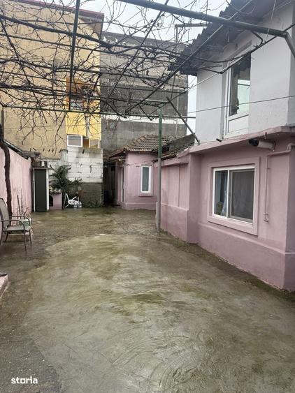 Casa cu 4 camere si teren 100 mp, curte pt masina ?i acces asfaltat - 1