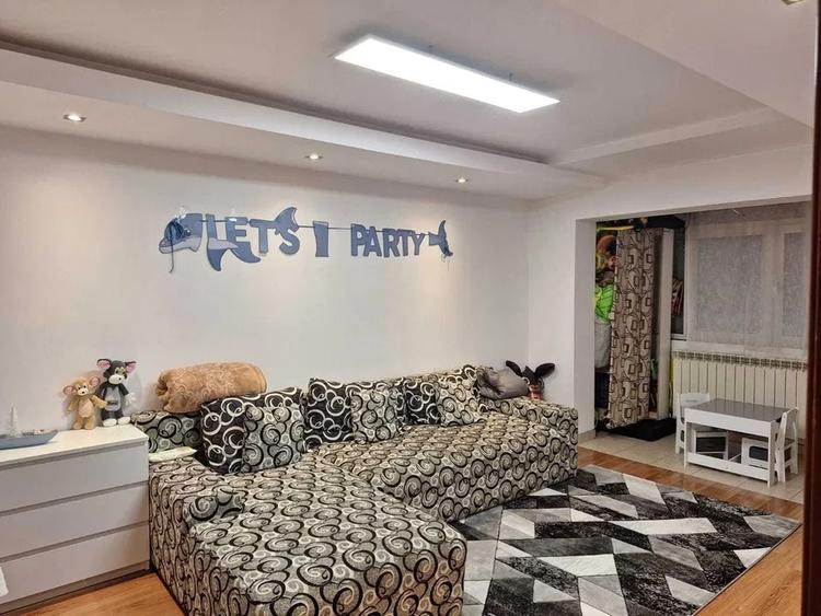 Apartament 3 camere - etaj -4/4- 71 mp  - 66500 euro - 1