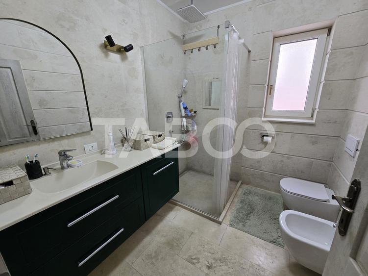 Casa individuala de vanzare teren 852 mp 5 camere 2 bai Selimbar Sibiu - 9