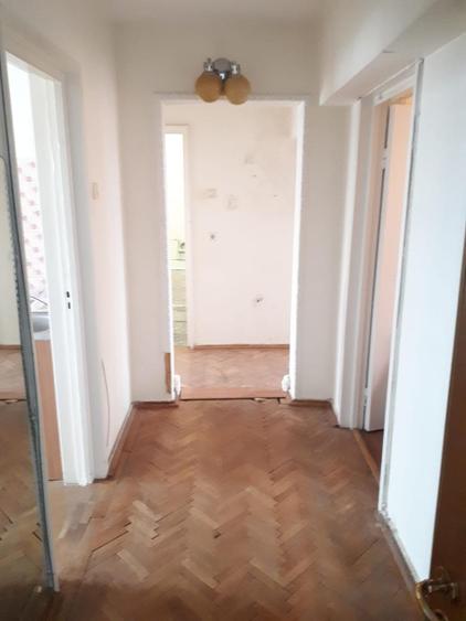 Apartament 3 decomandate Tiglina2 et3/4 ,centrala pret 76 000 euro - 8