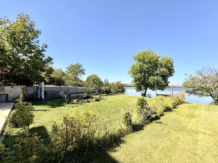 Doua etaje in vila pe malul lacului Grivita birouri rezidential - 5