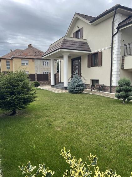 Vila de lux cu teren si apartament individual ! - 2