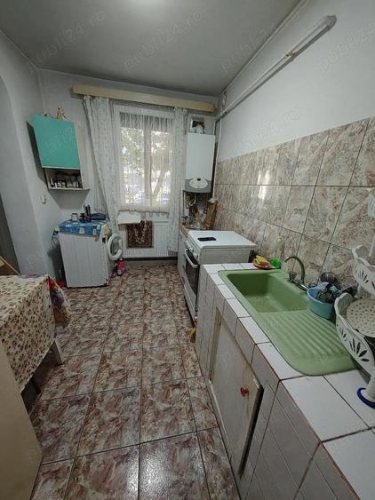 Vand apartament cu 2 camere in Hunedoara, Micro 4, parter . Pret 38000 EUR neg - 2