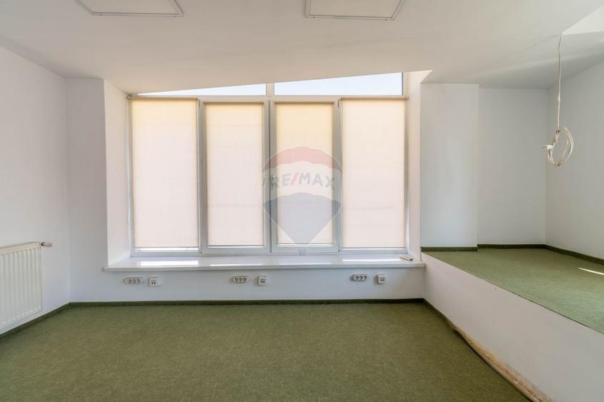 Casa cu 12 camere de inchiriat, Str. Traian - 7