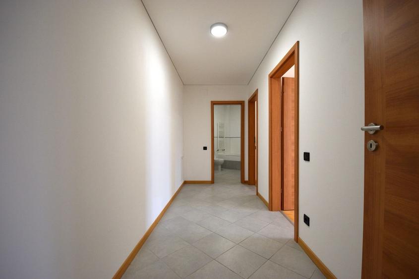 De inchiriat spatiu in cladire de birouri - 89 mp - zona Centrala - 9