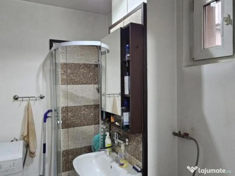 Blv BUCURESTI - 2 camere decomandat ,7/8 , liber -71500 euro - 17