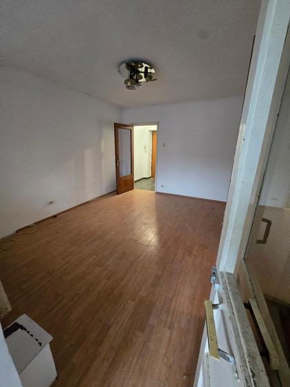 Garsonieră de 34 mp, parter – ideală locuință sau sp. comercial – Sos Colentina - 2