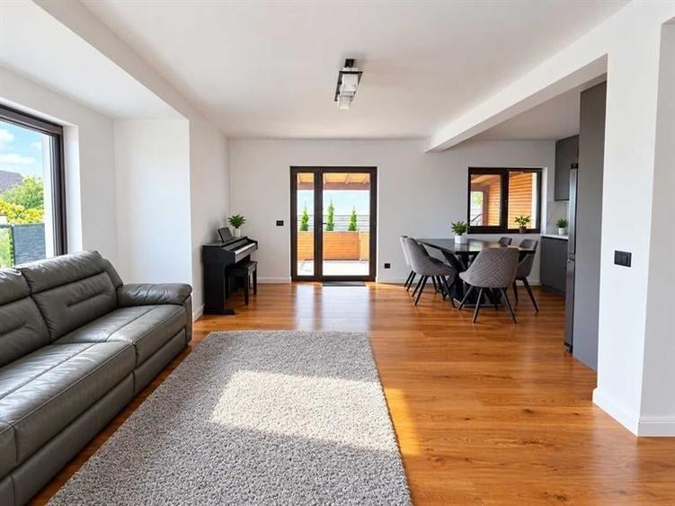 Casă individuală cu 3 camere cu Teren 300 Mp în Central