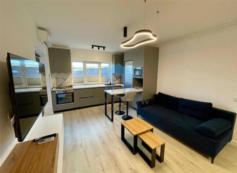 Apartament cu 3 camere decomandat în Florești
