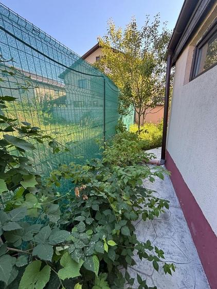 Casă cu 4 camere cu Canalizare în Sud-Est