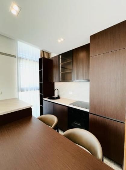 Apartament cu 3 camere semidecomandat, mobilat în Floreasca