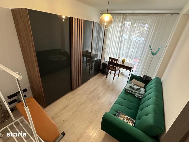 Apartament cu 3 camere decomandat în Rediu