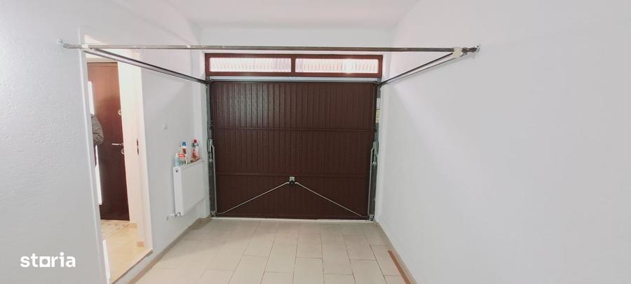 Casă cu 4 camere în Militari