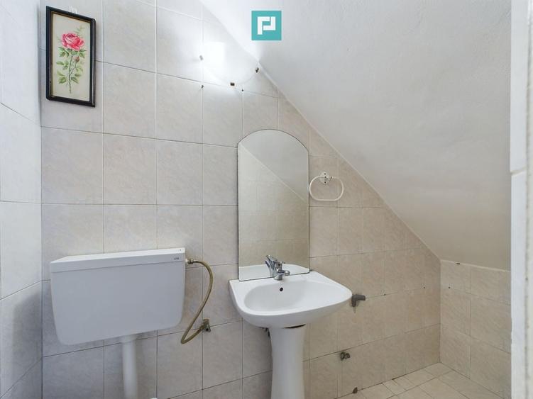 Duplex cu 5 camere cu Canalizare în Lipovei