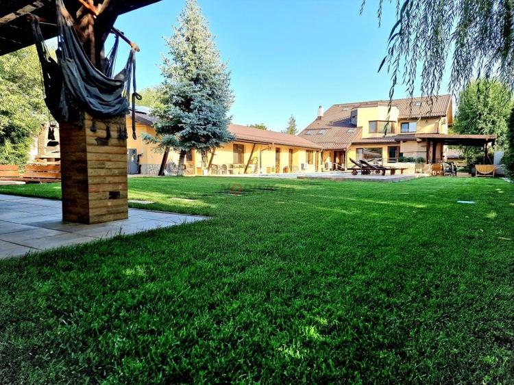 Casă individuală cu 10 camere cu Piscina în Buftea