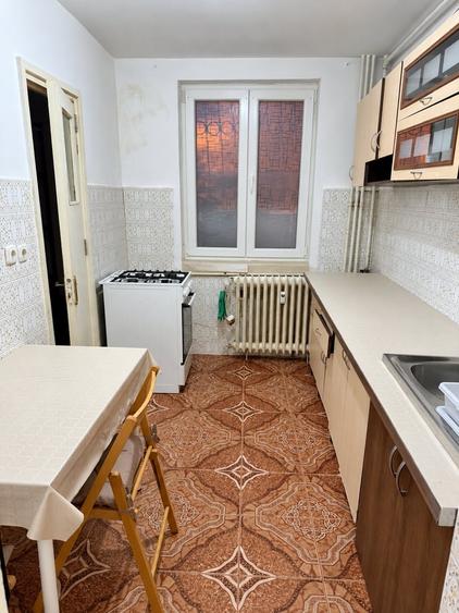 Apartament cu 3 camere în Drumul Taberei