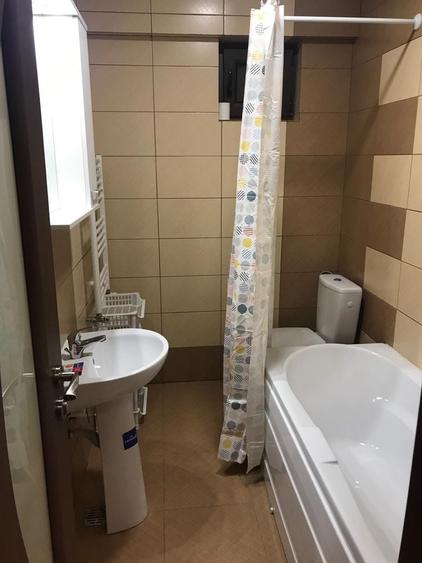 Apartament cu 3 camere decomandat în Gară