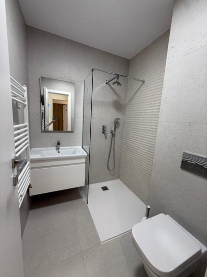 Apartament cu 3 camere decomandat în Băneasa