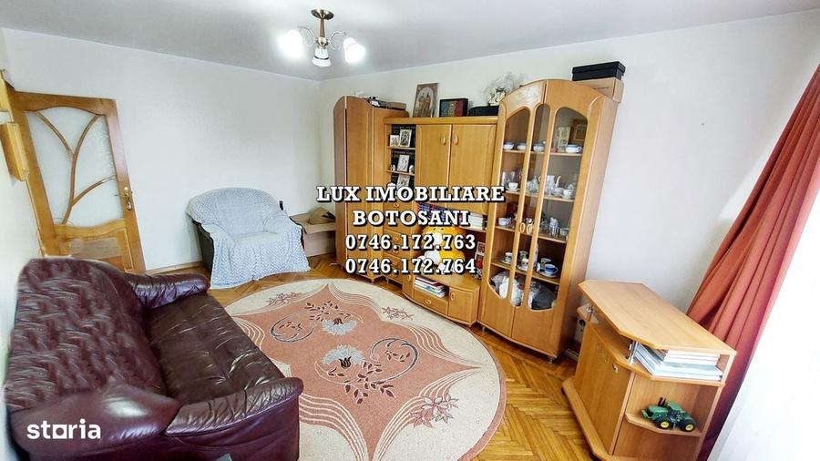 Apartament cu 2 camere decomandat în Manolești