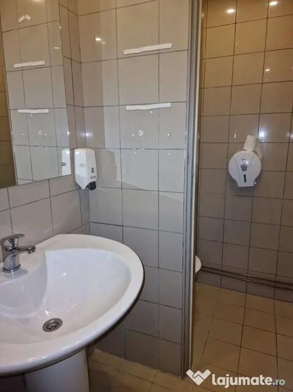 Spațiu comercial, de 79 mp, în Universitate