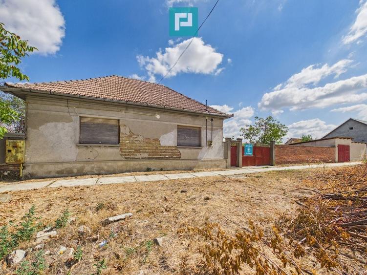 Casă individuală cu 6 camere cu Canalizare în Nord