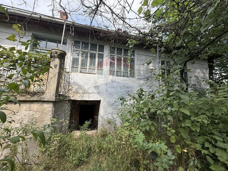 Casă individuală cu 3 camere cu Teren 2174 Mp în Călata