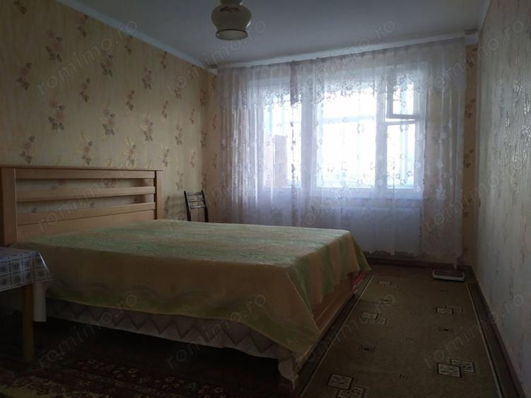 Apartament cu 3 camere decomandat în Vlahuță