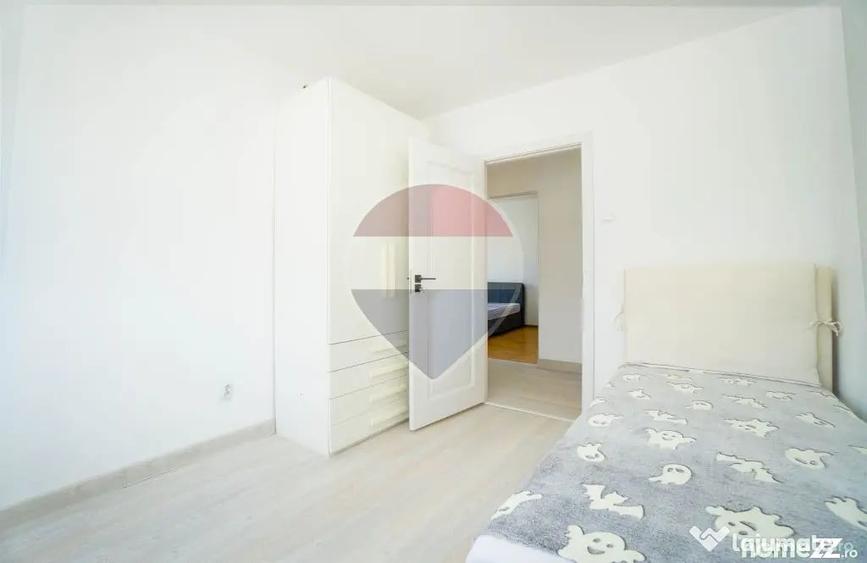 Apartament cu 4 camere decomandat în Răcădău