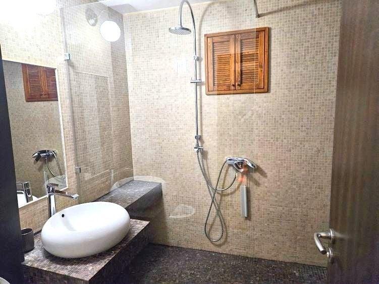 Apartament cu 3 camere decomandat în Dristor
