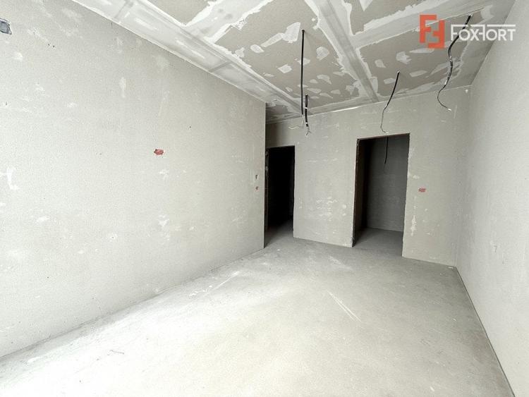Apartament cu 3 camere decomandat în Aradului