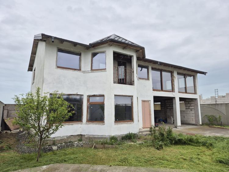 Casă individuală cu 4 camere cu Garaj în Techirghiol