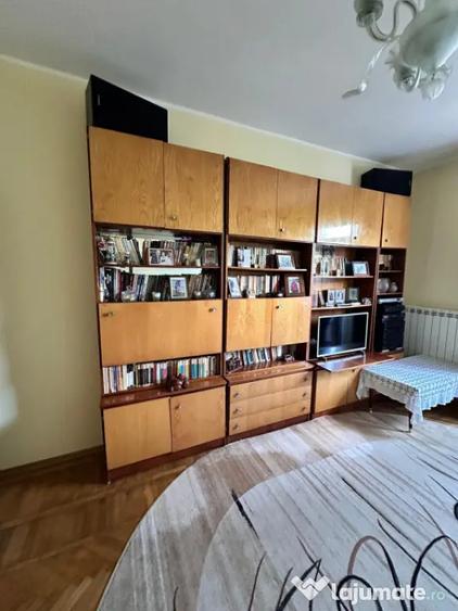Apartament cu 3 camere semidecomandat în Peninsula