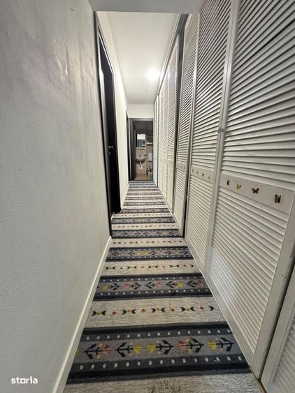 Apartament cu 3 camere în Letea
